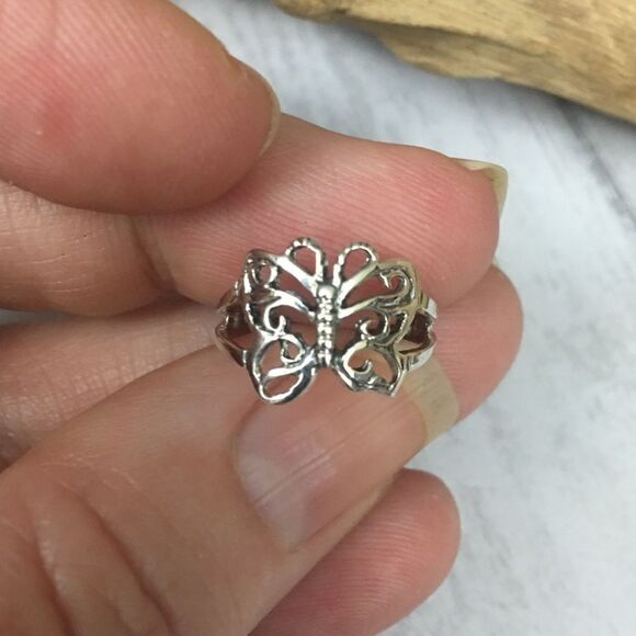 925 Silver Butterfly Toe Ring - Picture 3 of 4